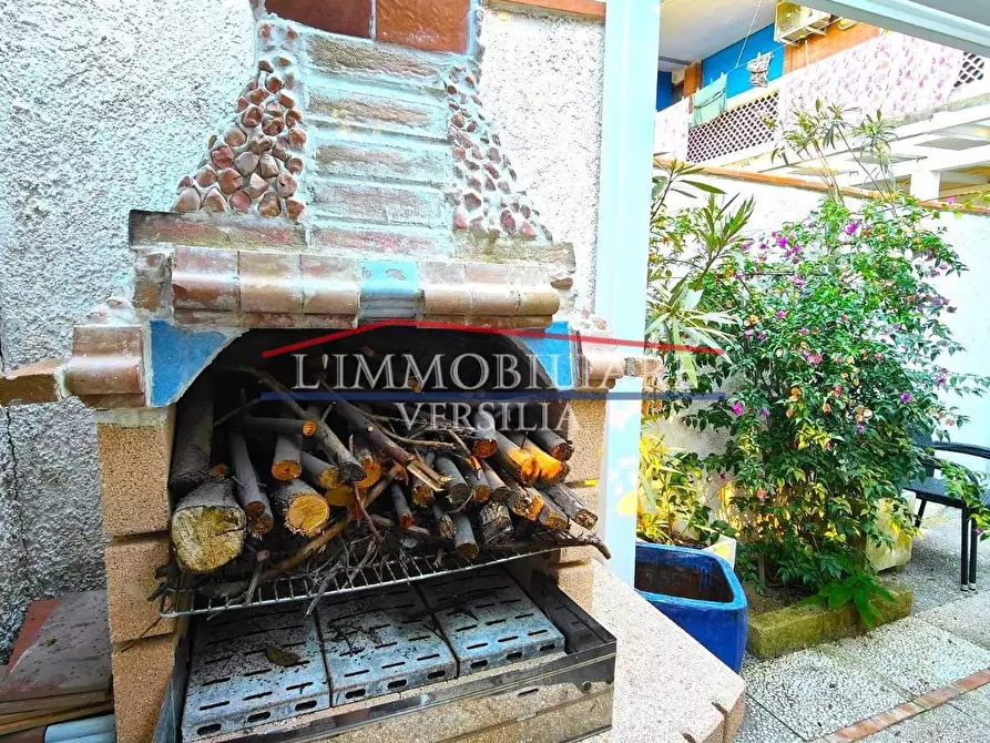 Immagine 10 di Appartamento in vendita  a Carrara