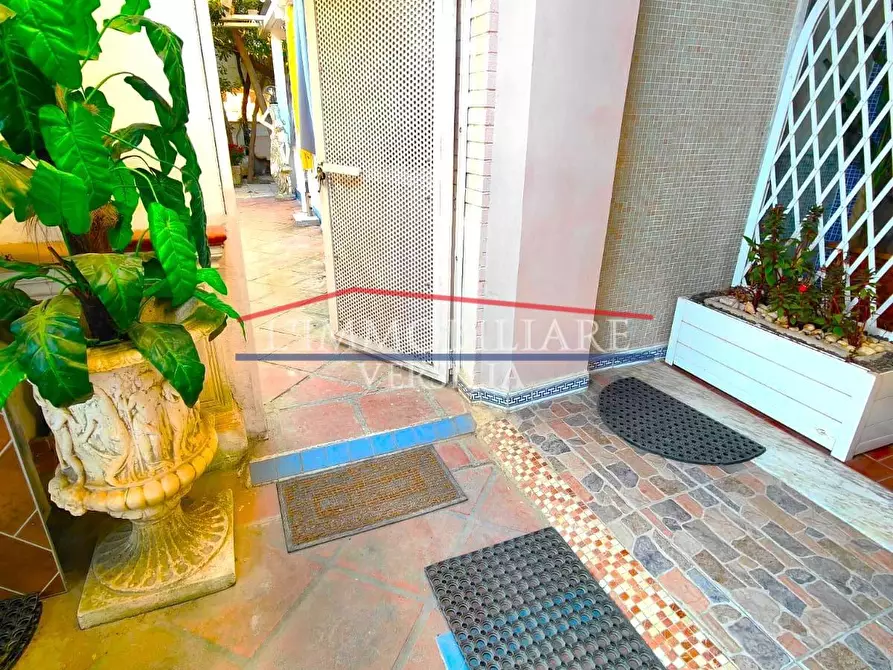 Immagine 2 di Appartamento in vendita  a Carrara