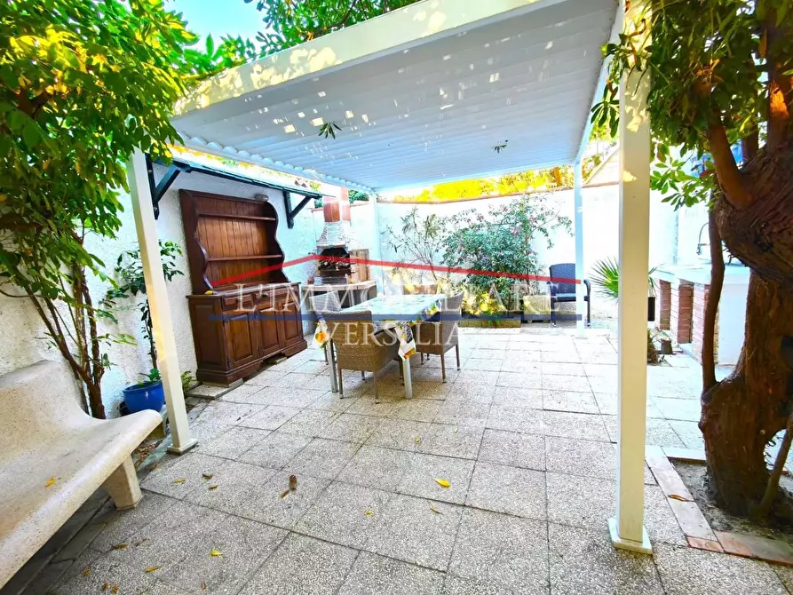 Immagine 5 di Appartamento in vendita  a Carrara