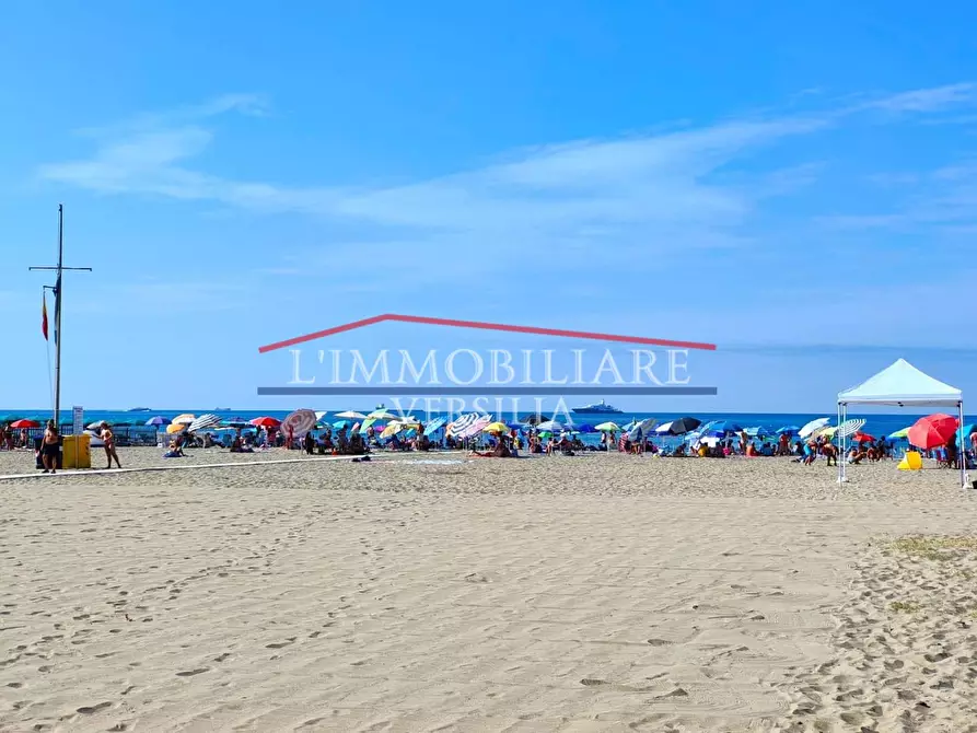 Immagine 37 di Appartamento in vendita  a Carrara