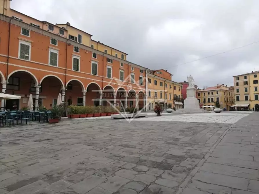 Immagine 9 di Appartamento in vendita  a Carrara