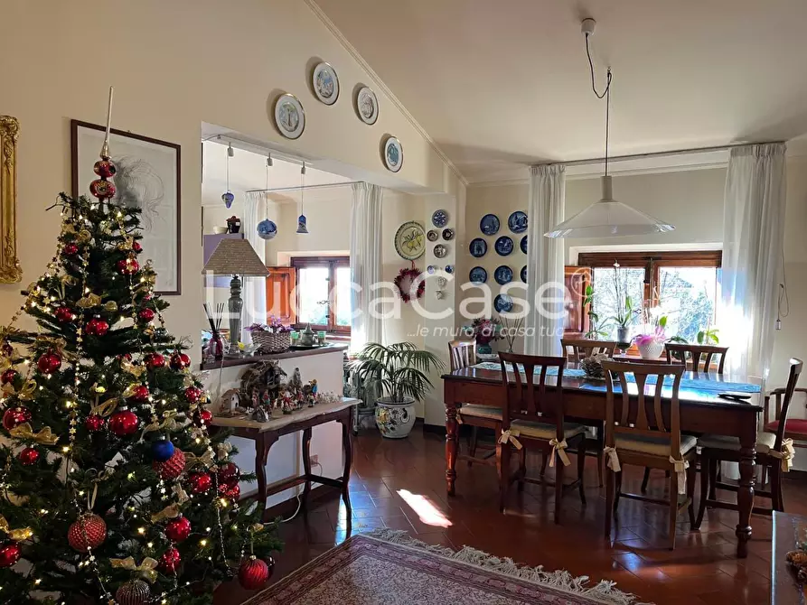 Immagine 13 di Villa in vendita  a Porcari