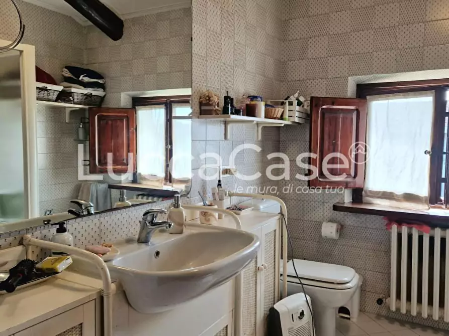 Immagine 31 di Villa in vendita  a Porcari