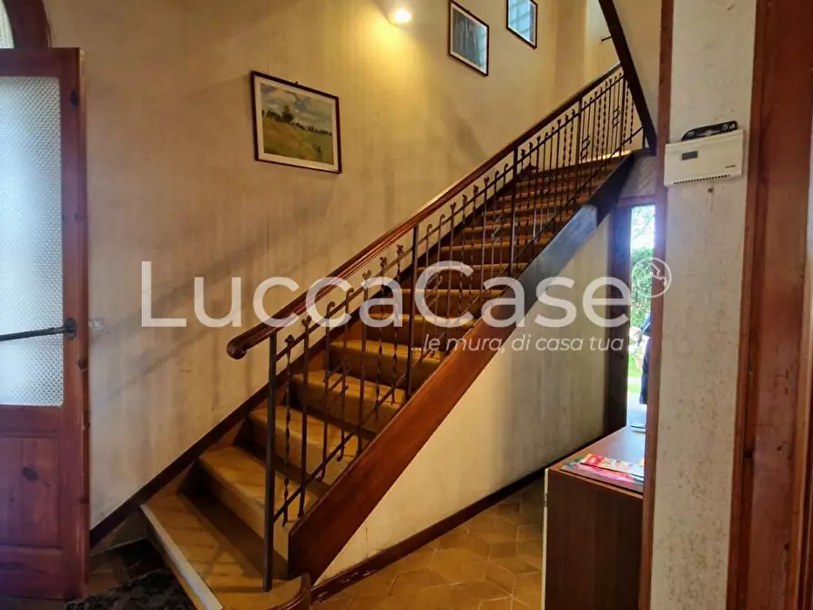 Immagine 17 di Villa in vendita  a Porcari