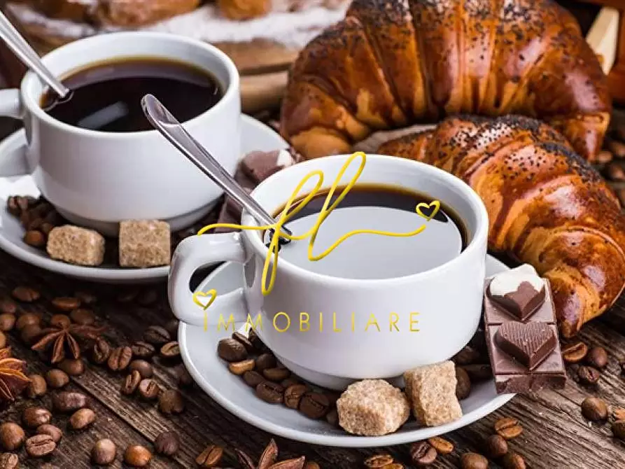 Immagine 2 di Attività commerciale in vendita  a Cecina