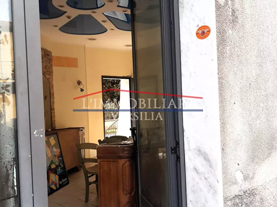 Immagine 16 di Locale commerciale in vendita  a Montignoso