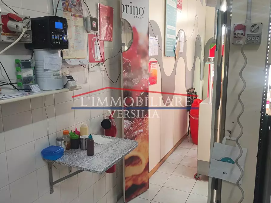 Immagine 14 di Attività commerciale in vendita  a Massa