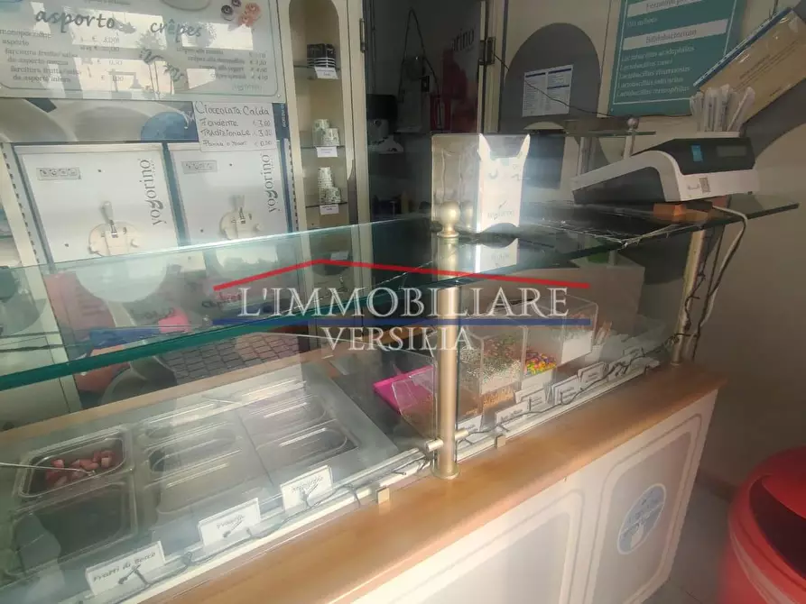 Immagine 2 di Attività commerciale in vendita  a Massa