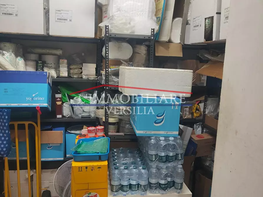 Immagine 12 di Attività commerciale in vendita  a Massa