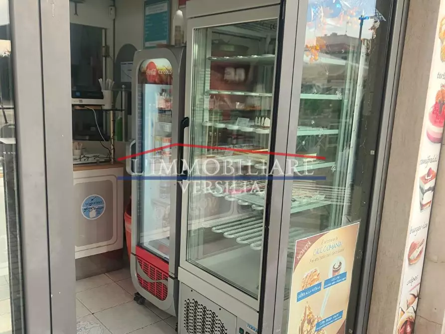 Immagine 4 di Attività commerciale in vendita  a Massa