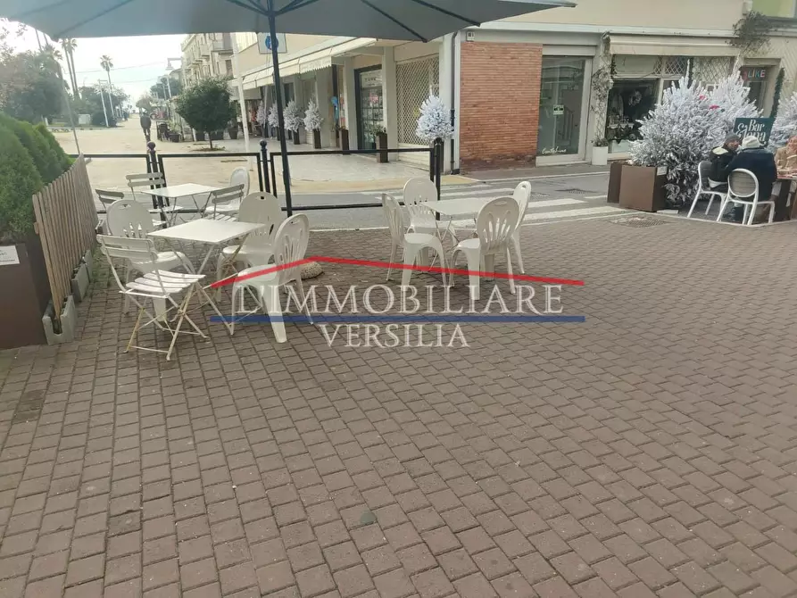 Immagine 20 di Attività commerciale in vendita  a Massa
