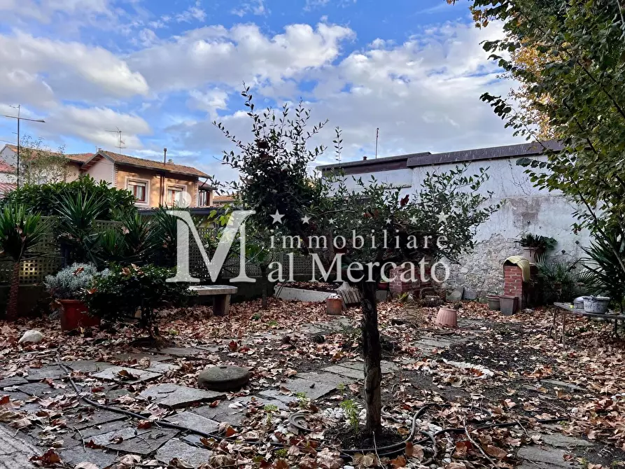 Immagine 42 di Villetta a schiera in vendita  a Viareggio