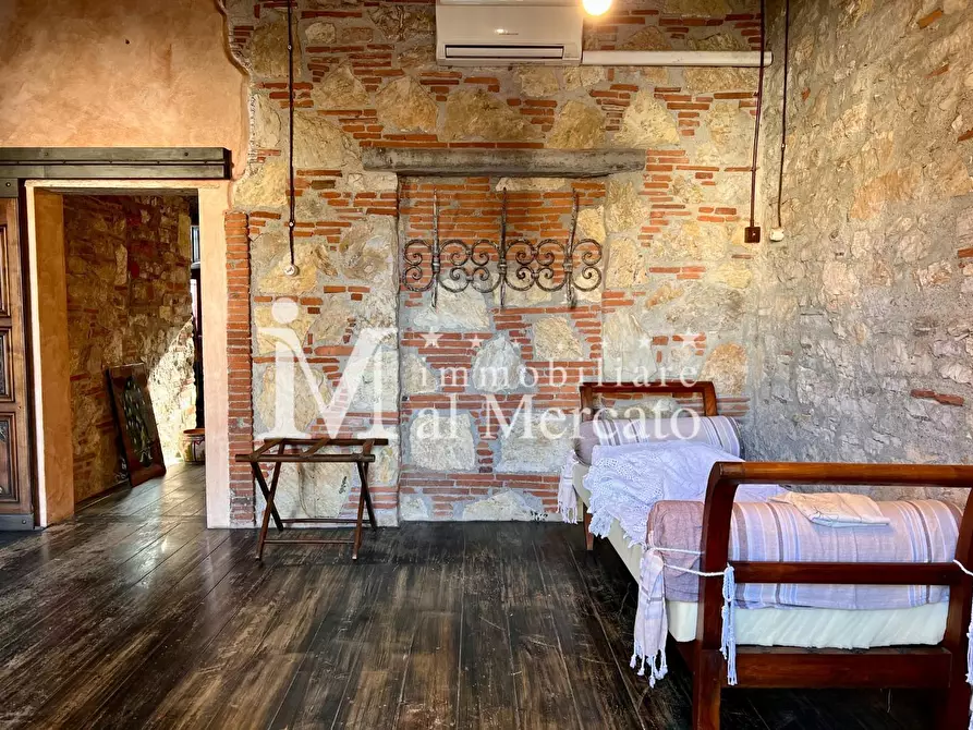 Immagine 53 di Villetta a schiera in vendita  a Viareggio