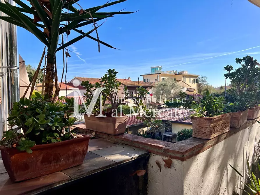 Immagine 67 di Villetta a schiera in vendita  a Viareggio