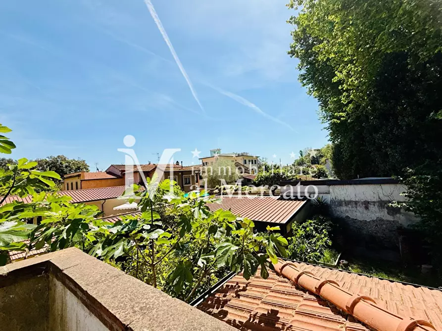 Immagine 60 di Villetta a schiera in vendita  a Viareggio