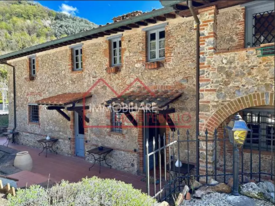 Immagine 5 di Rustico / casale in vendita  a Camaiore