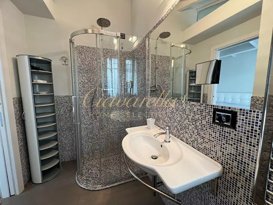 Immagine 36 di Villa in vendita  a Forte Dei Marmi