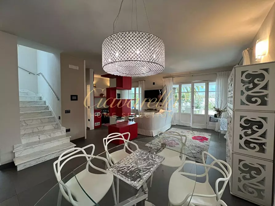 Immagine 18 di Villa in vendita  a Forte Dei Marmi