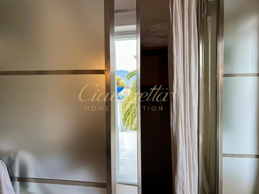 Immagine 17 di Villa in vendita  a Forte Dei Marmi