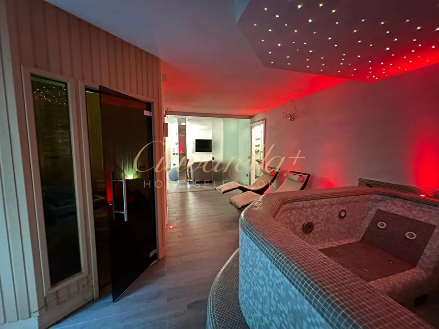 Immagine 27 di Villa in vendita  a Forte Dei Marmi