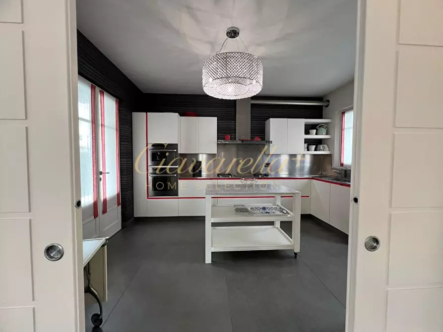 Immagine 22 di Villa in vendita  a Forte Dei Marmi