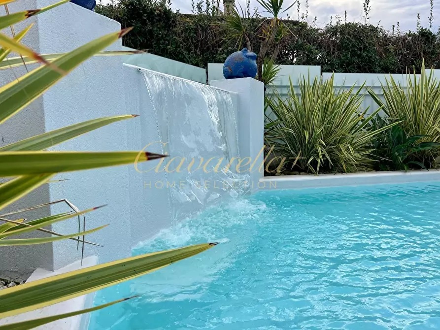 Immagine 4 di Villa in vendita  a Forte Dei Marmi