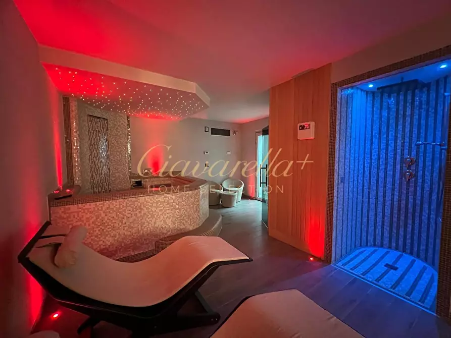 Immagine 19 di Villa in vendita  a Forte Dei Marmi