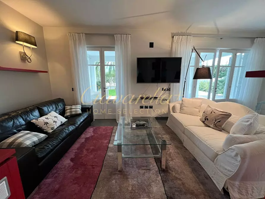 Immagine 15 di Villa in vendita  a Forte Dei Marmi