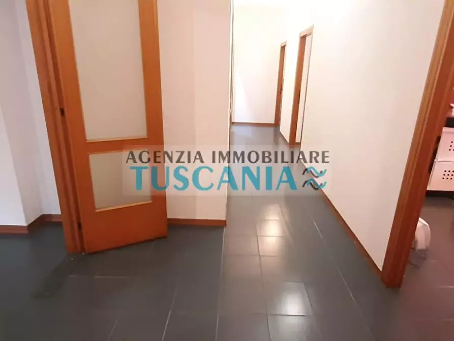 Immagine 11 di Appartamento in vendita  a Cecina