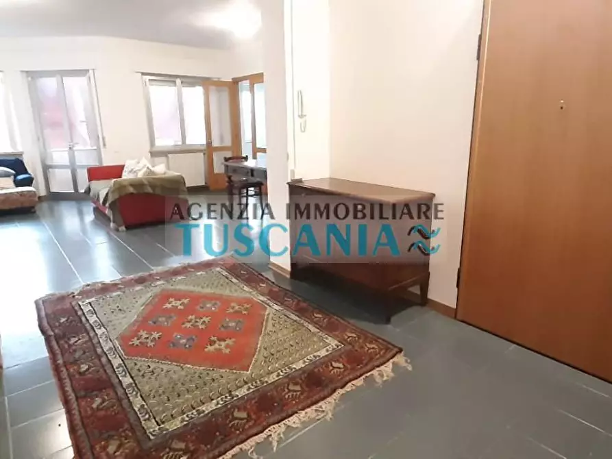 Immagine 2 di Appartamento in vendita  a Cecina