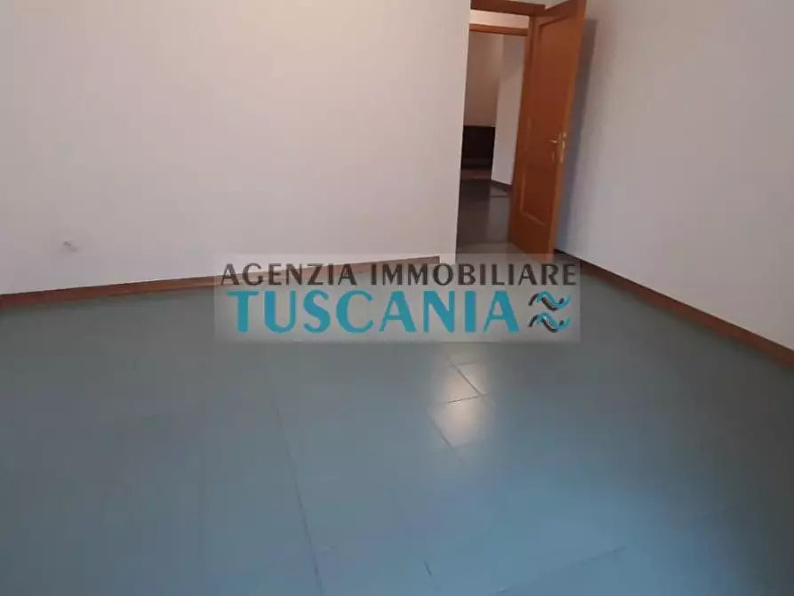 Immagine 15 di Appartamento in vendita  a Cecina