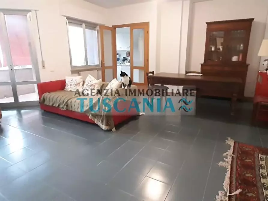 Immagine 1 di Appartamento in vendita  a Cecina