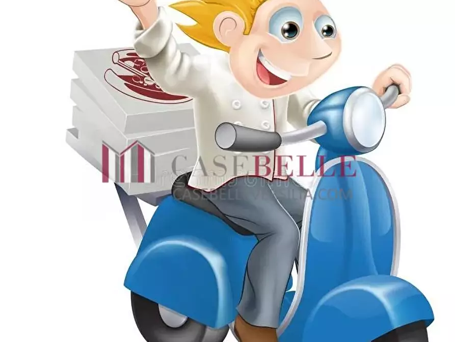 Immagine 5 di Locale commerciale in vendita  a Viareggio