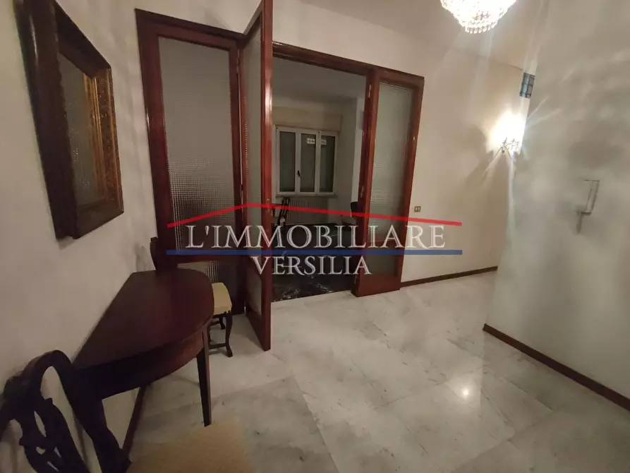 Immagine 2 di Appartamento in vendita  a Massa