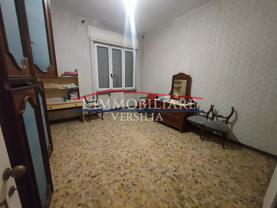 Immagine 12 di Appartamento in vendita  a Massa