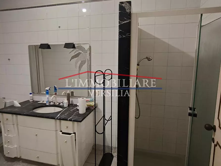 Immagine 15 di Appartamento in vendita  a Massa