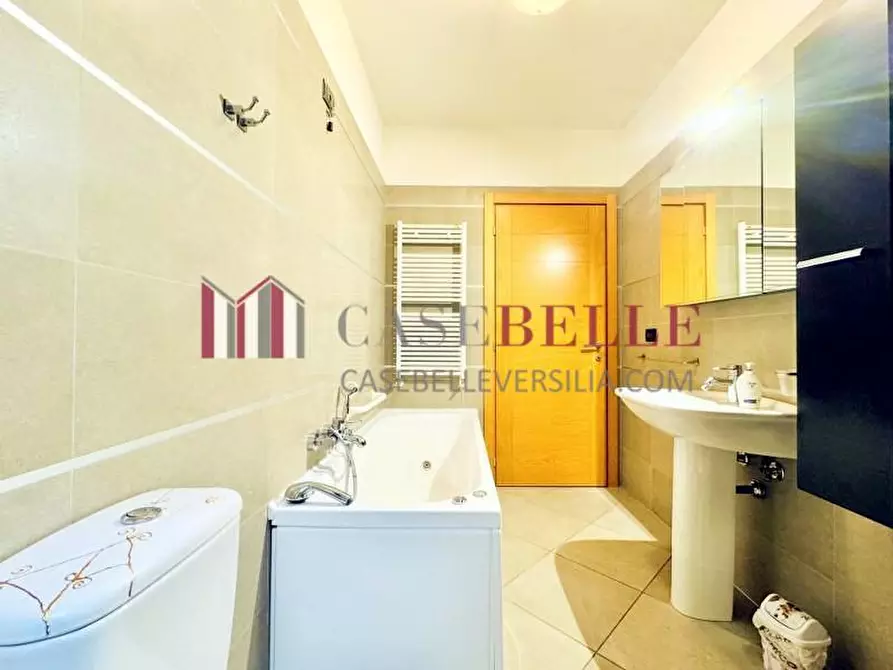 Immagine 18 di Appartamento in affitto  a Camaiore