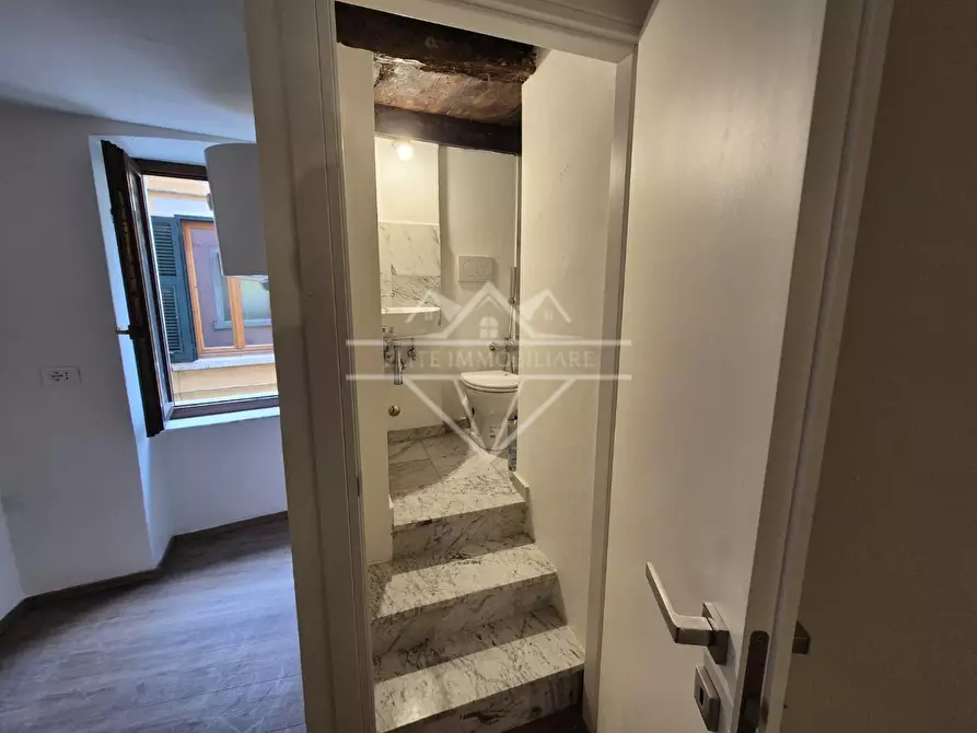 Immagine 4 di Appartamento in vendita  a Carrara