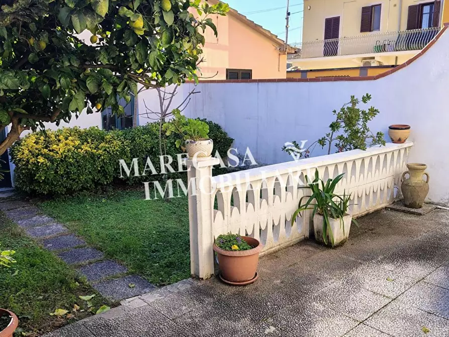 Immagine 22 di Appartamento in vendita  a Carrara