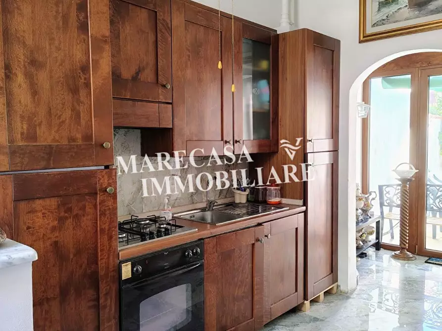 Immagine 4 di Appartamento in vendita  a Carrara