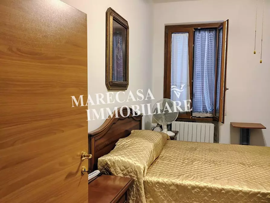 Immagine 12 di Appartamento in vendita  a Carrara