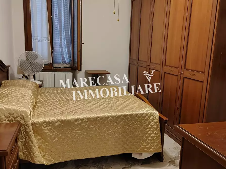 Immagine 10 di Appartamento in vendita  a Carrara