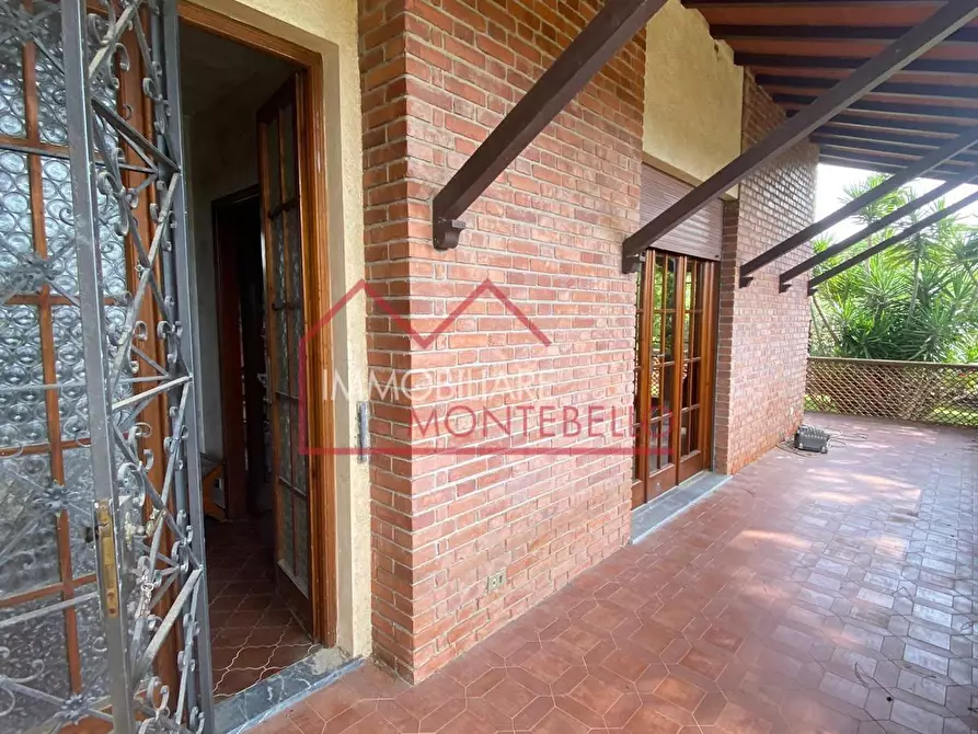 Immagine 21 di Villa in vendita  a Camaiore
