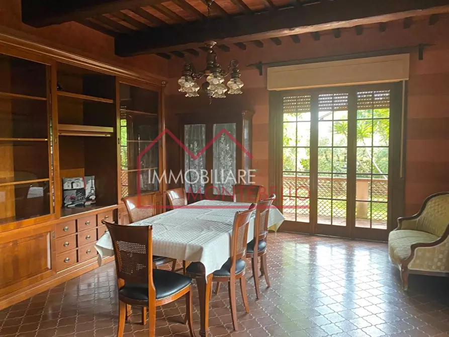 Immagine 18 di Villa in vendita  a Camaiore