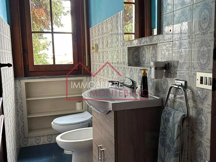 Immagine 11 di Villa in vendita  a Camaiore