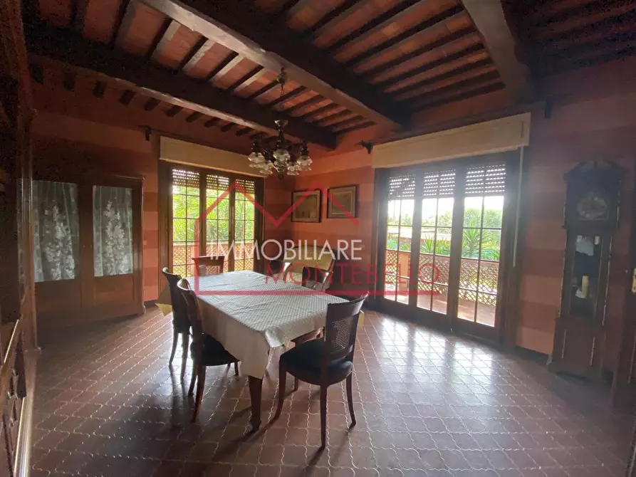 Immagine 20 di Villa in vendita  a Camaiore