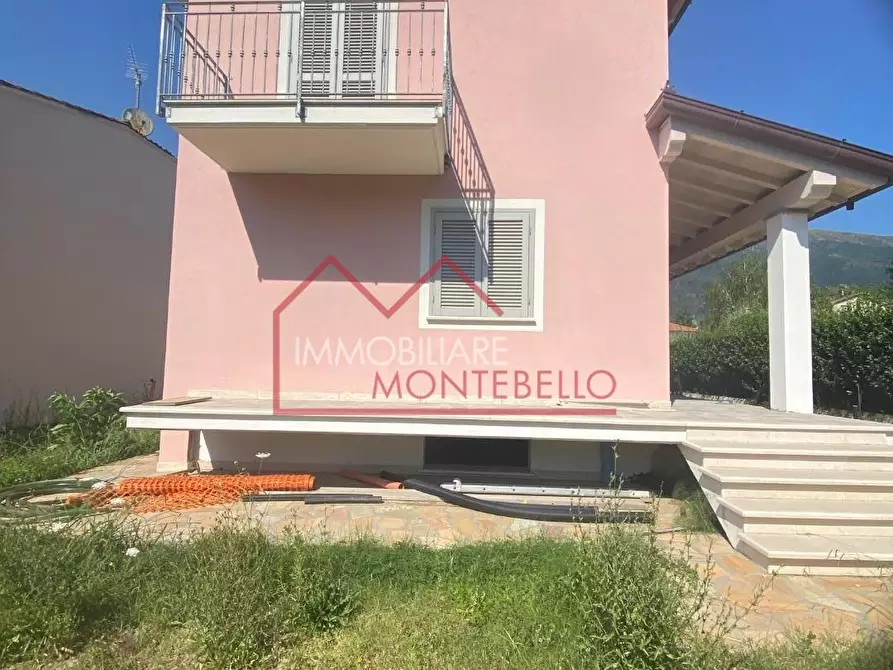Immagine 22 di Villa in vendita  a Camaiore