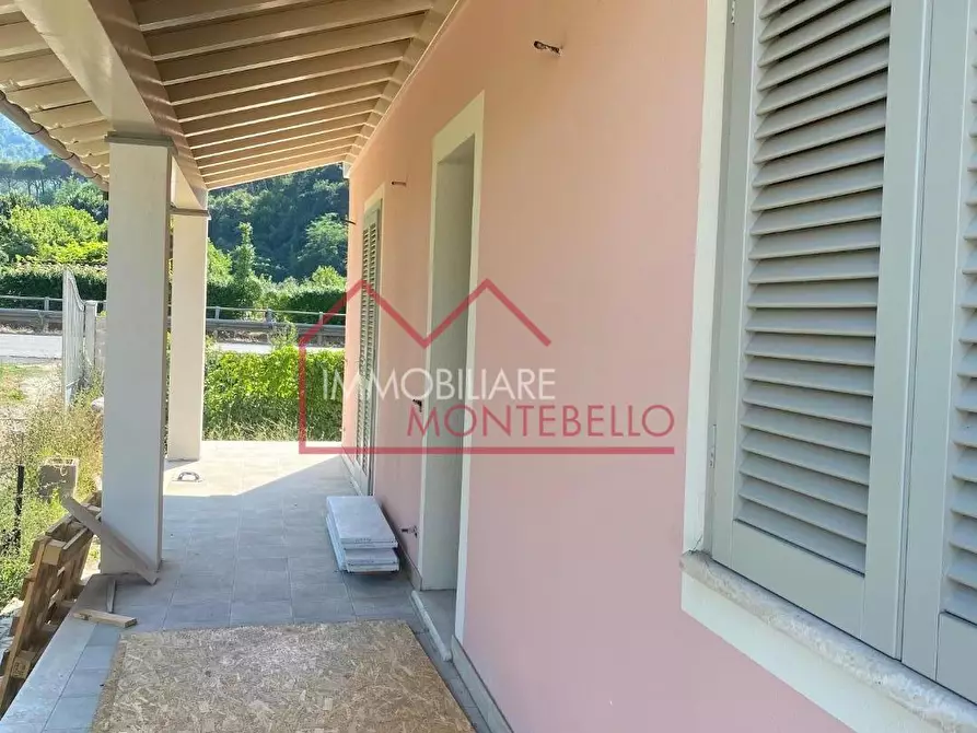 Immagine 23 di Villa in vendita  a Camaiore