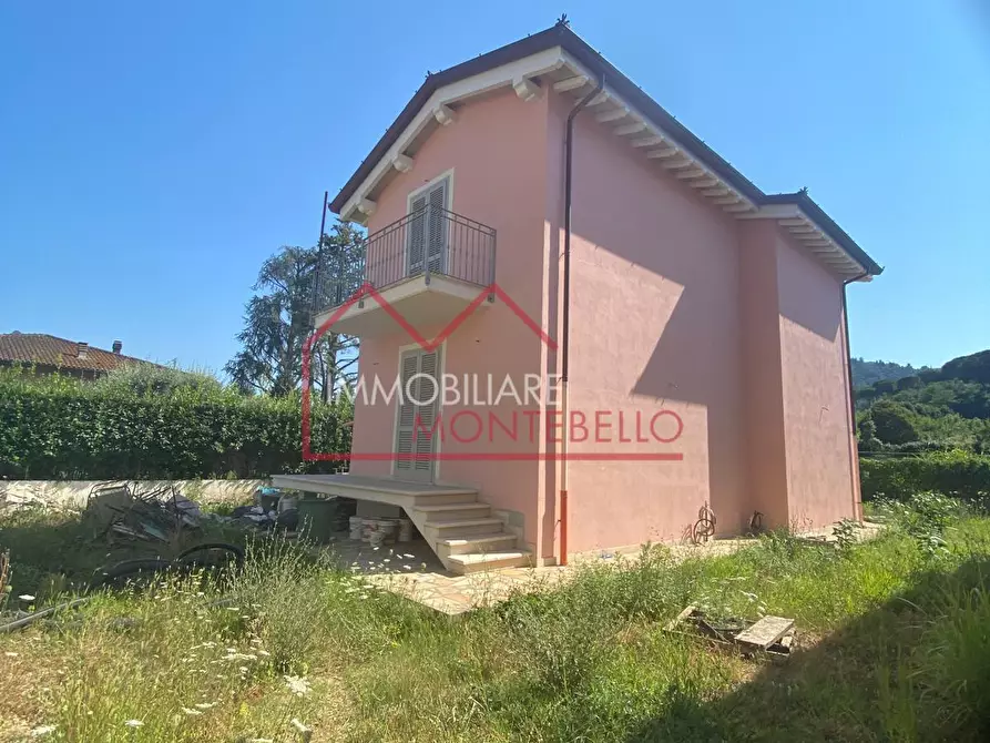 Immagine 6 di Villa in vendita  a Camaiore