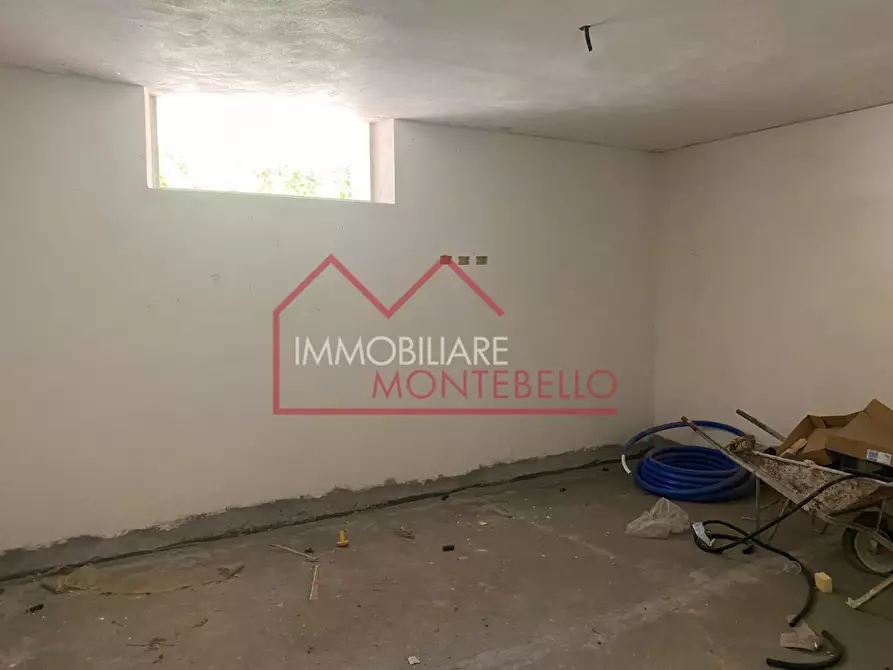 Immagine 20 di Villa in vendita  a Camaiore